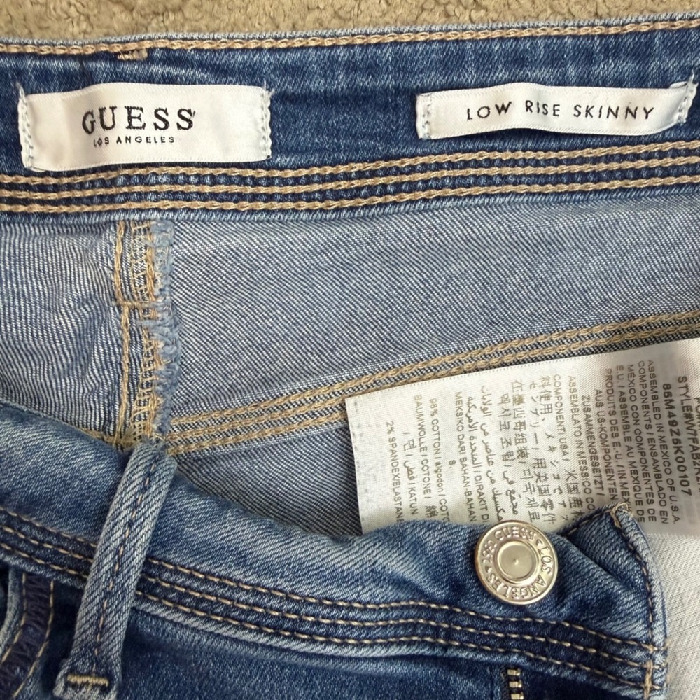 Guess 1981 Skinny Jeans Light Wash Whiskered Denim Y2K Streetwear Womens Sz 28 - Picture 10 of 15